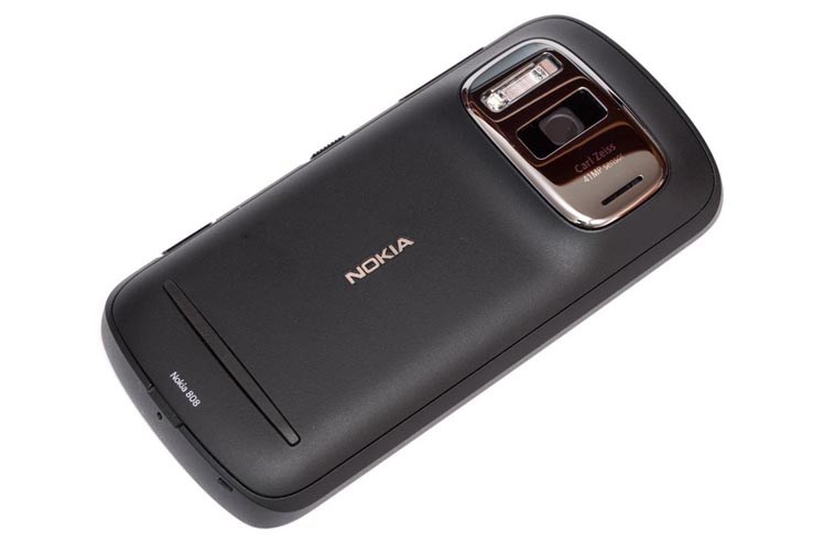 nokia_pureview_808_05.jpg